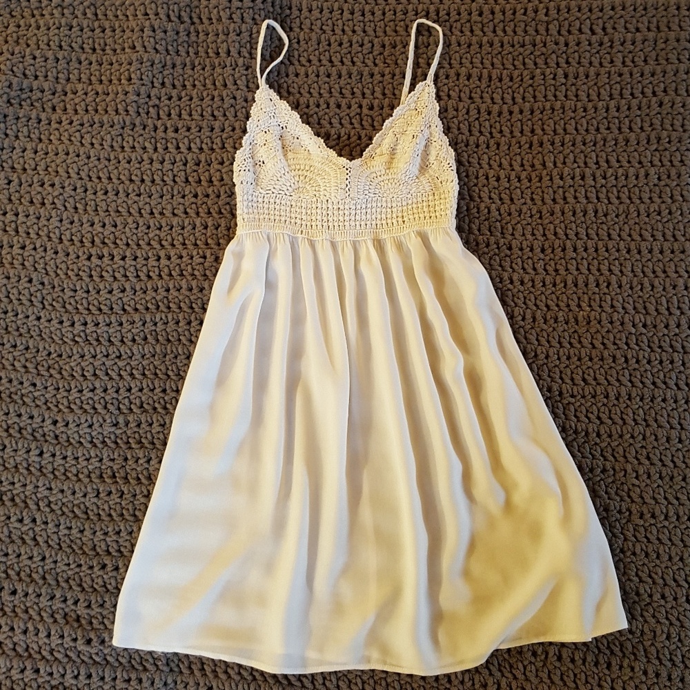 🌹🌟NWOT🌟🌹 Adorable crochet dress/coverup